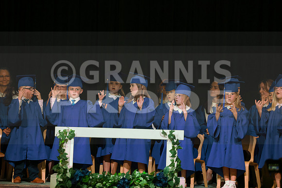 MCGRADUATION25-325