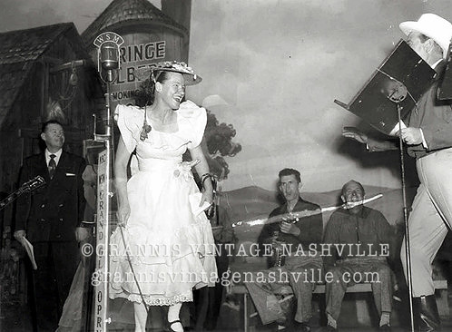 072_Minnie Pearl