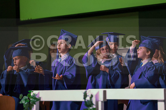 MCGRADUATION25-318