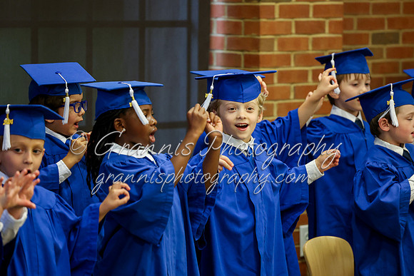 MCGRADUATION24-490