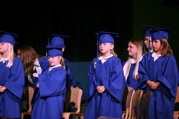 MCGRADUATION25-345