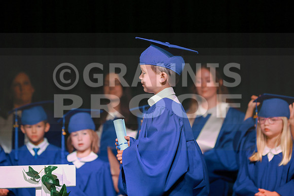 MCGRADUATION25-573