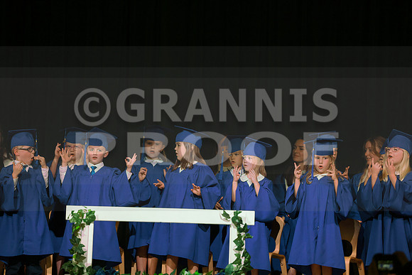 MCGRADUATION25-324