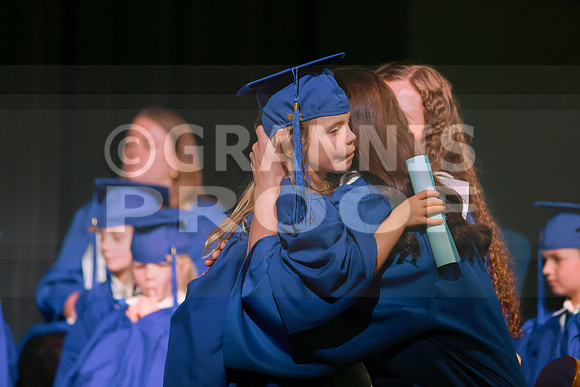 MCGRADUATION25-554