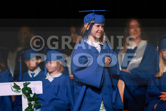 MCGRADUATION25-475