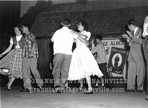 114_Unknown dancers