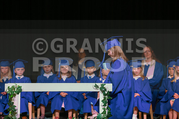 MCGRADUATION25-356