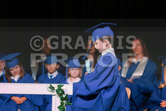 MCGRADUATION25-499