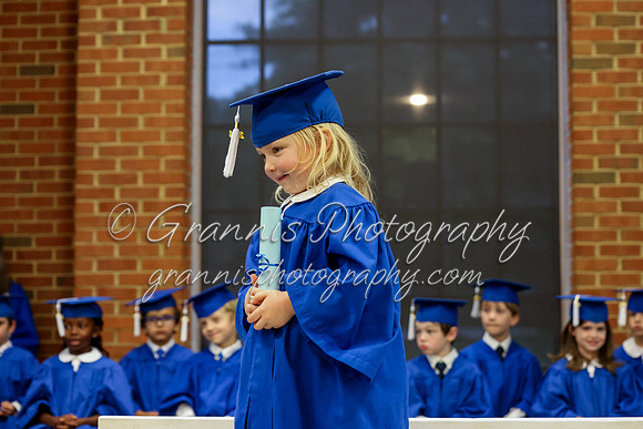 MCGRADUATION24-528
