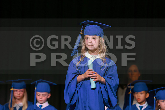 MCGRADUATION25-560