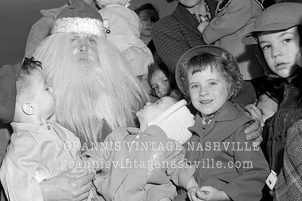 KidsWithSanta1