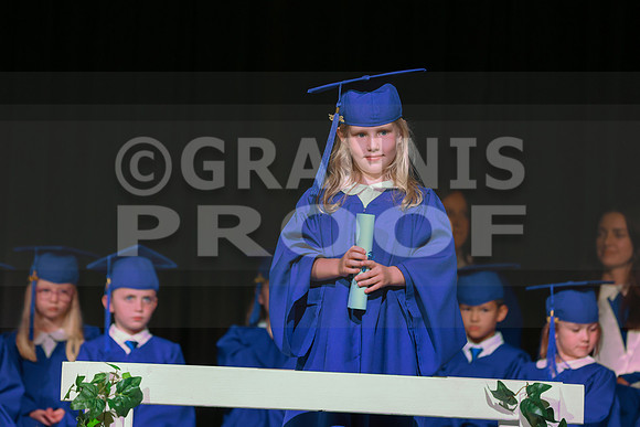 MCGRADUATION25-418