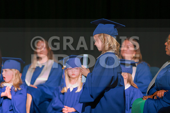 MCGRADUATION25-510