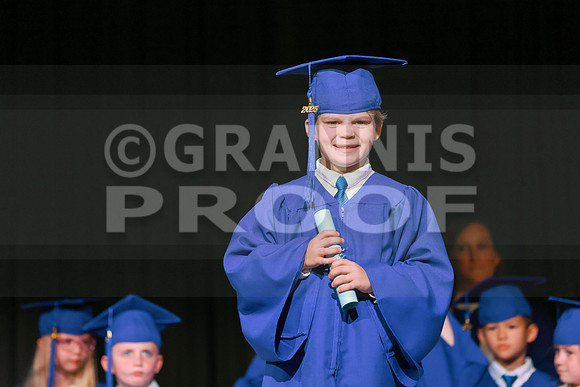 MCGRADUATION25-552