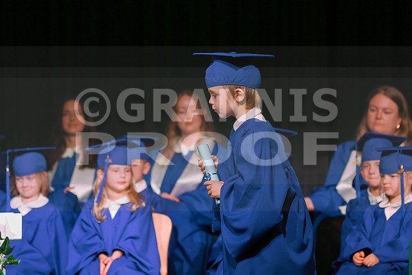 MCGRADUATION25-490